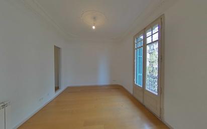 Bedroom of Flat for sale in  Barcelona Capital  with Heating and Parquet flooring