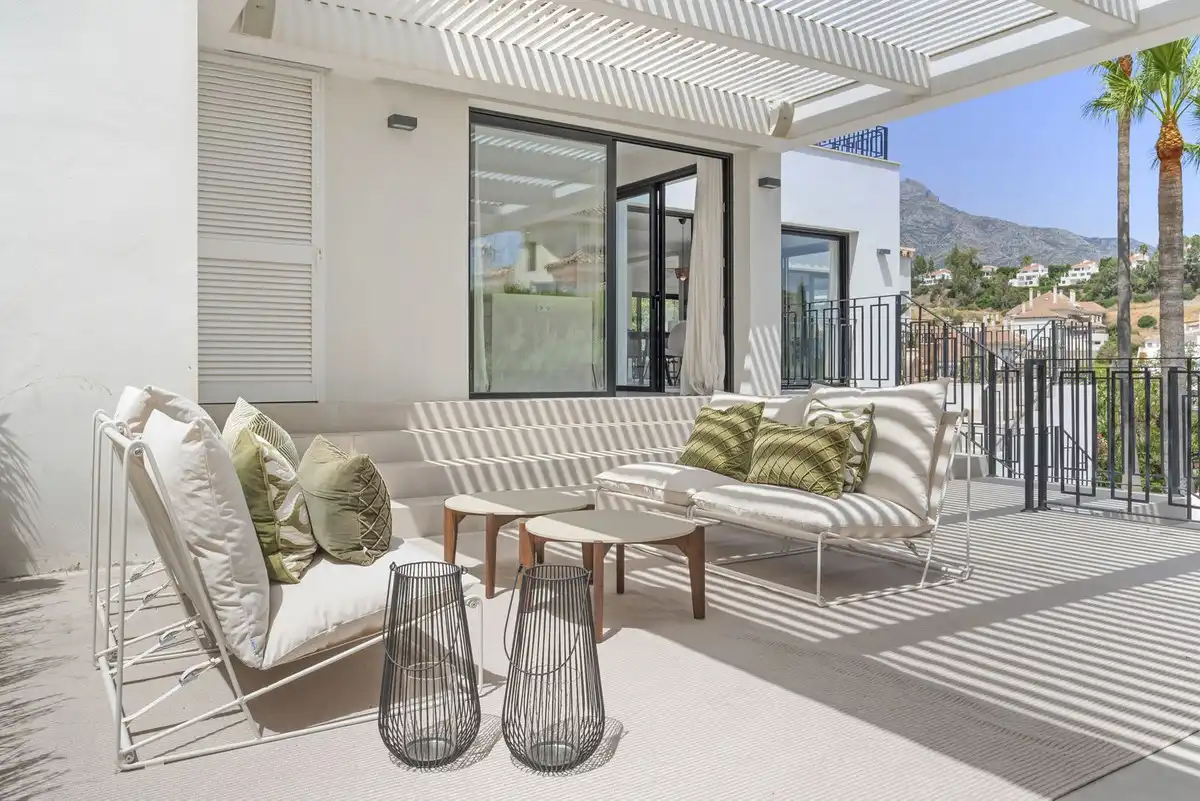 Terrace of Houses for sale in Nueva Andalucía
