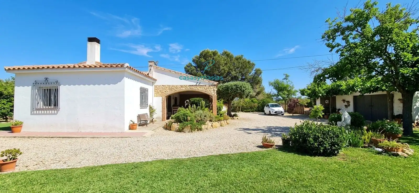 Vista exterior de Finca rústica en venda en Alió amb Aire condicionat, Calefacció i Jardí privat