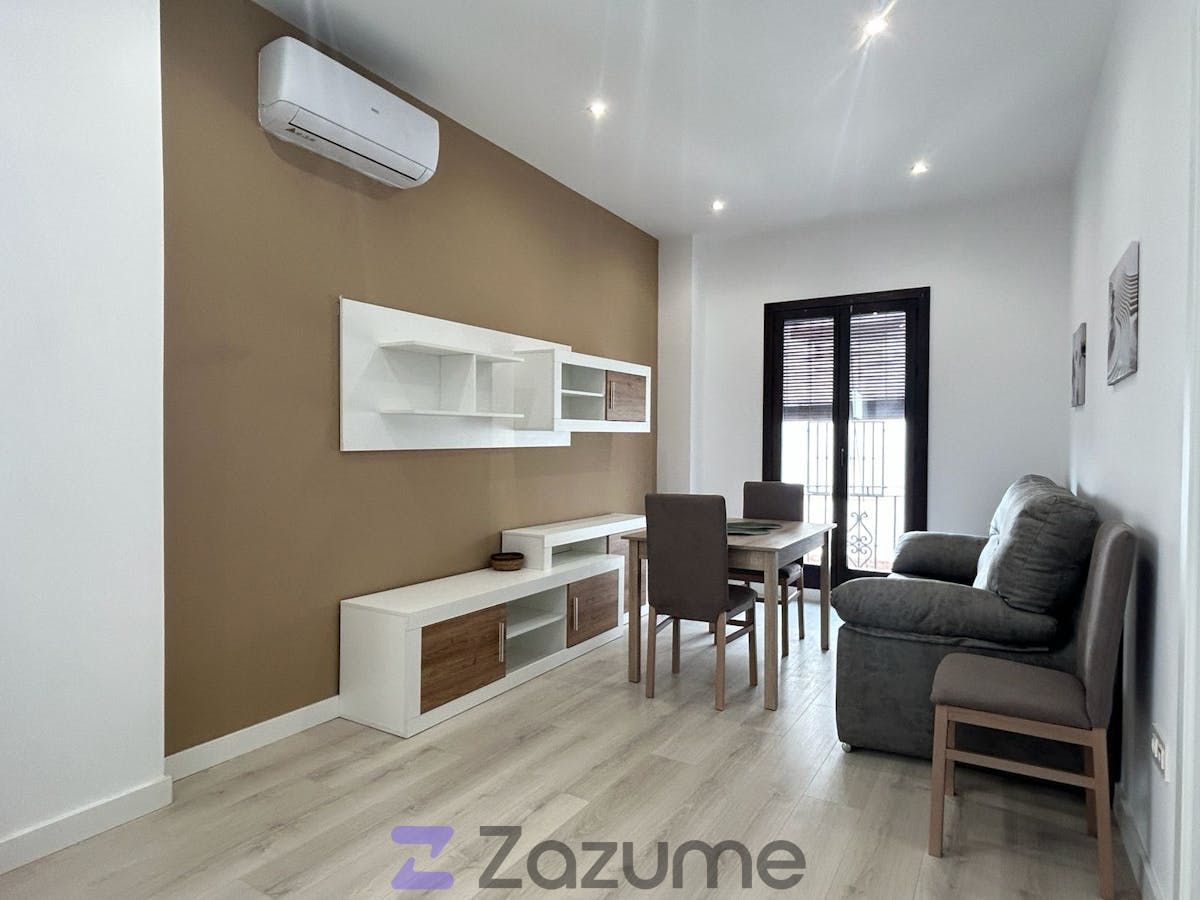 Living room of Apartment to rent in  Granada Capital  with Air Conditioner, Parquet flooring and Furnished