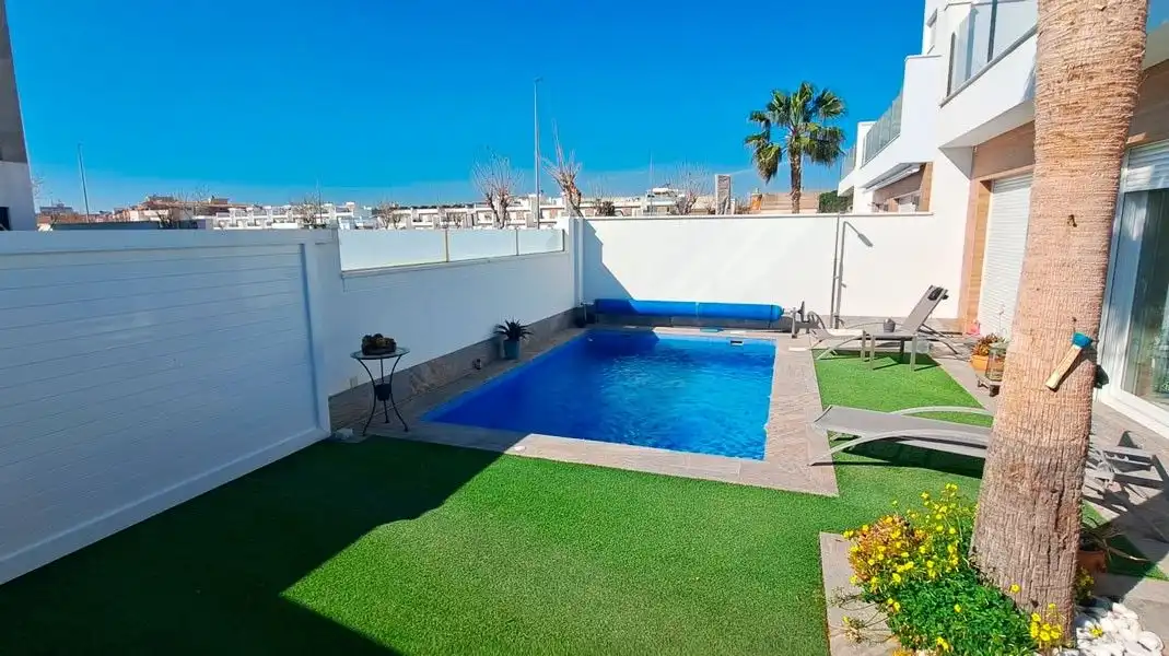 Xalet amb piscina en venda a Pilar de la Horadada ciudad, imagen 2