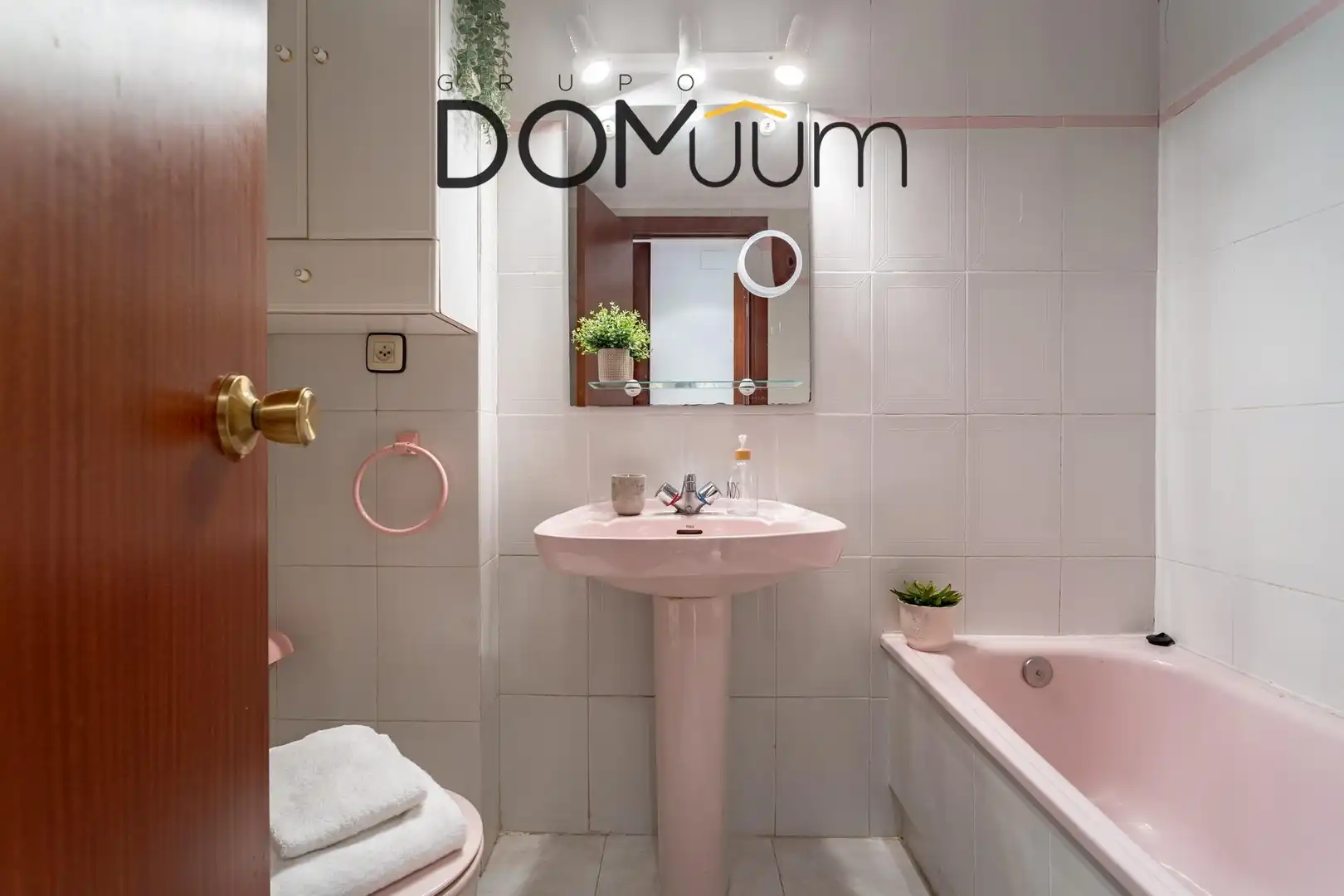 Bathroom of Flat for sale in Salou  with Air Conditioner, Heating and Furnished