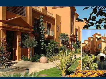 Flat with pool for sale in Calle Pico Alcazaba 21