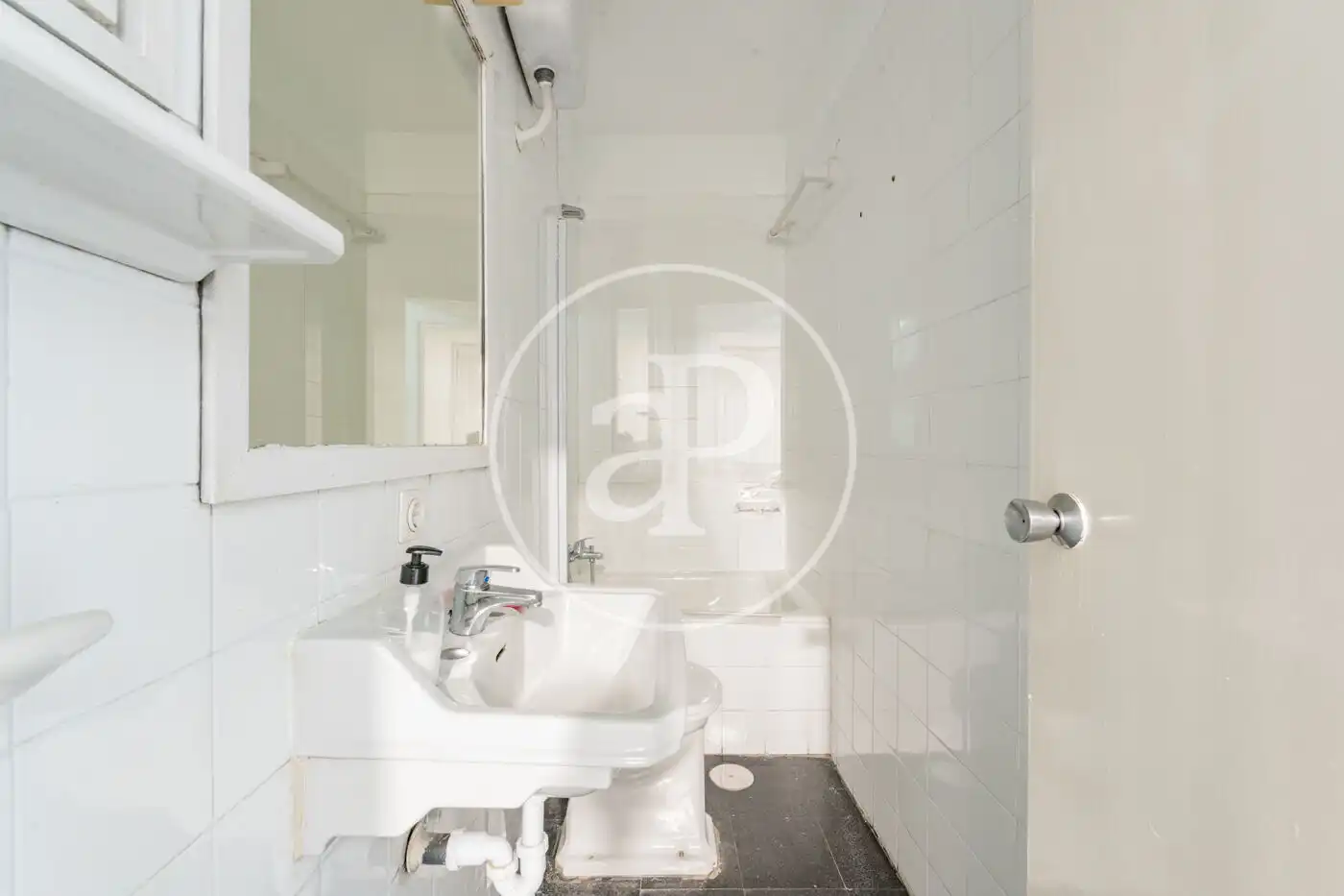 Baño de Piso en venta en Madrid con Calefacción, Jardín privado y Terraza