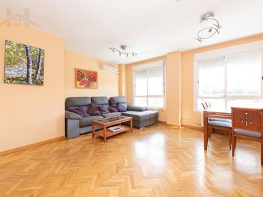 Flat with pool for sale in Calle de la Fontana