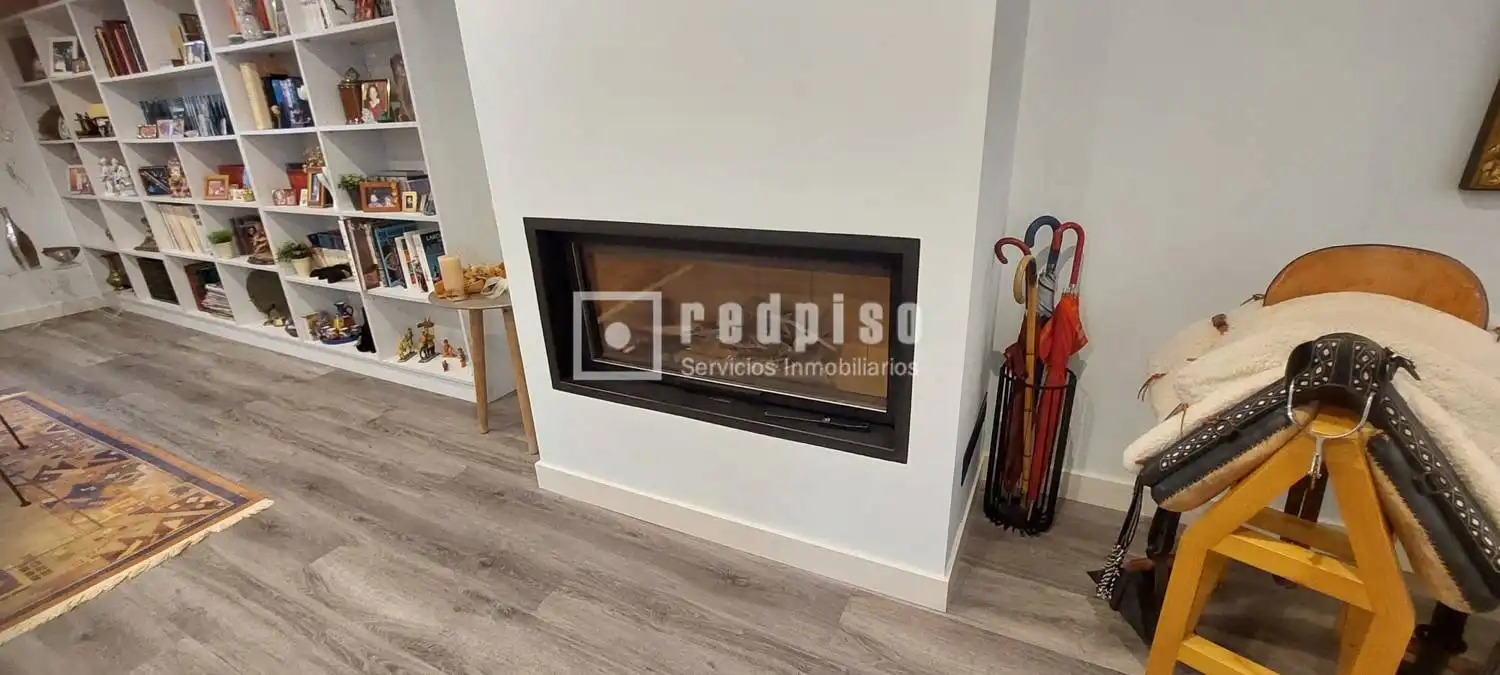 Living room of Houses for sale in Malpica de Tajo  with Air Conditioner, Heating and Storage room
