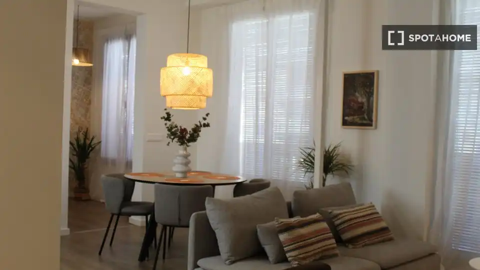 Appartamento con terrazza in affitto a L'Eixample, imagen 4