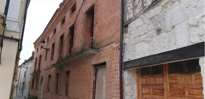 Gebäude zum Verkauf in Valverdes, 2, Portillo