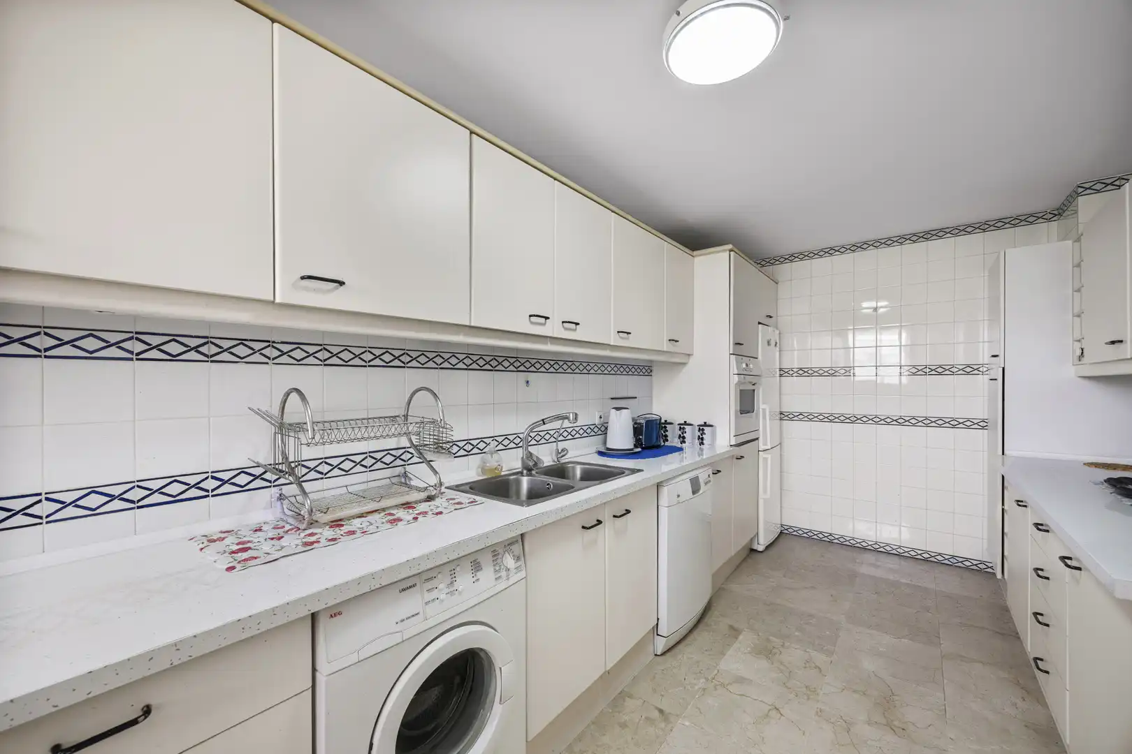 Kitchen of Apartments for sale in Marbella  with Air Conditioner, Terrace and Swimming Pool