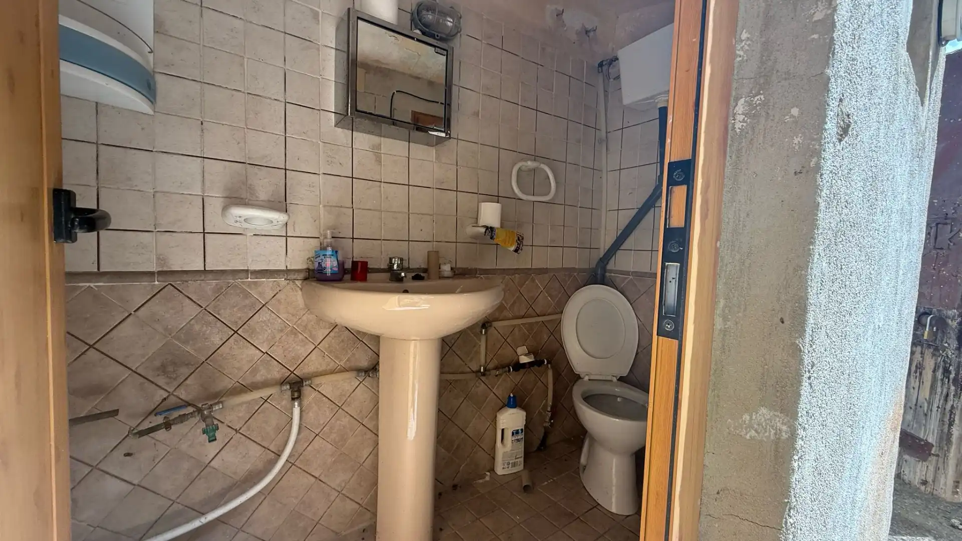 Bany de Casa o xalet en venda en Camarillas amb Terrassa