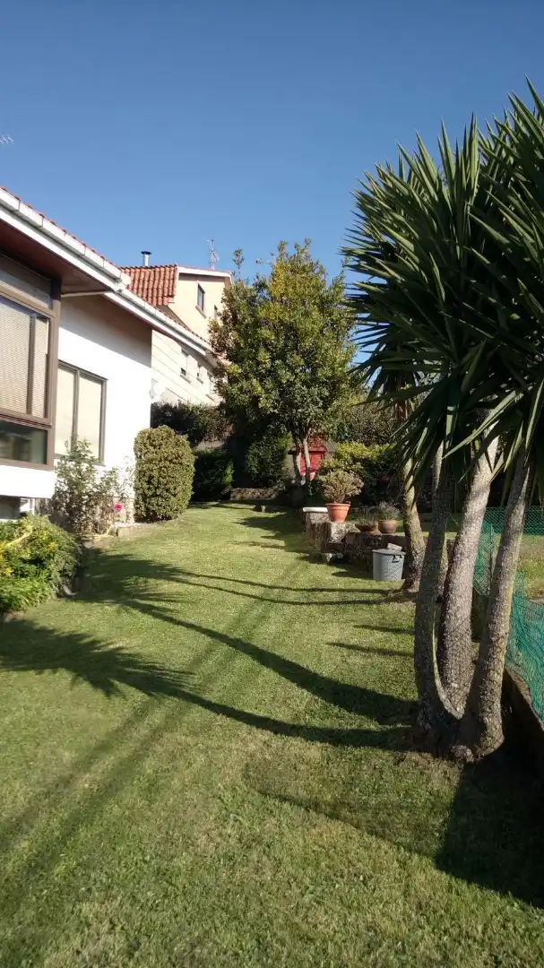 Jardín de Casa o chalet en venta en Vigo  con Calefacción, Jardín privado y Parquet