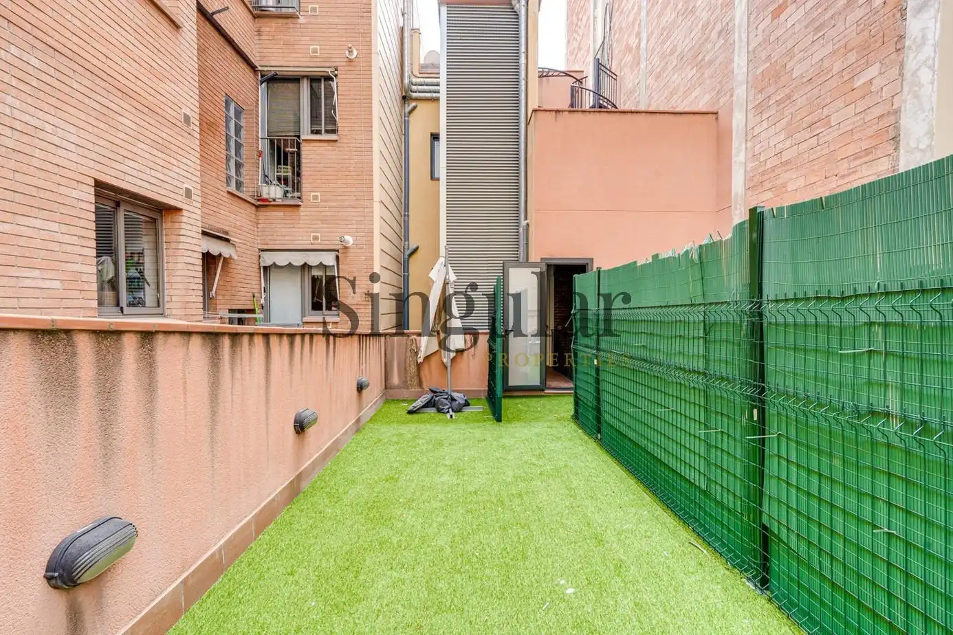 Vista exterior de Apartamento en venta en Barcelona con Aire acondicionado, Calefacción y Amueblado