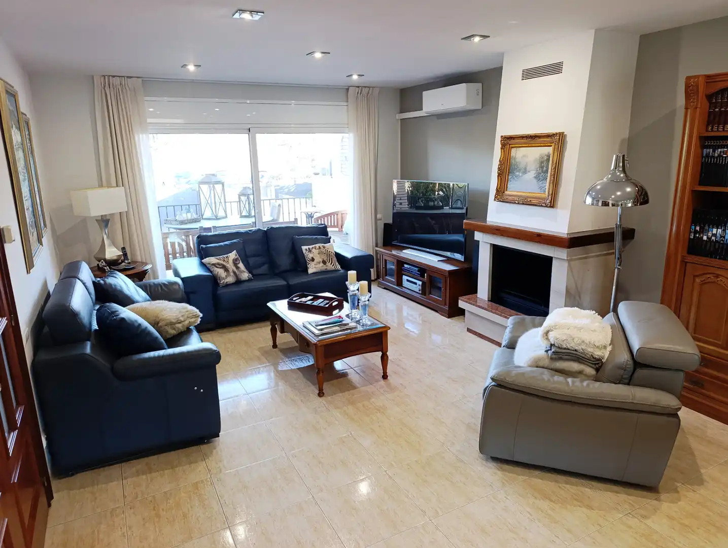 Sala de estar de Casa o chalet en venta en Pineda de Mar con Aire acondicionado, Calefacción y Jardín privado