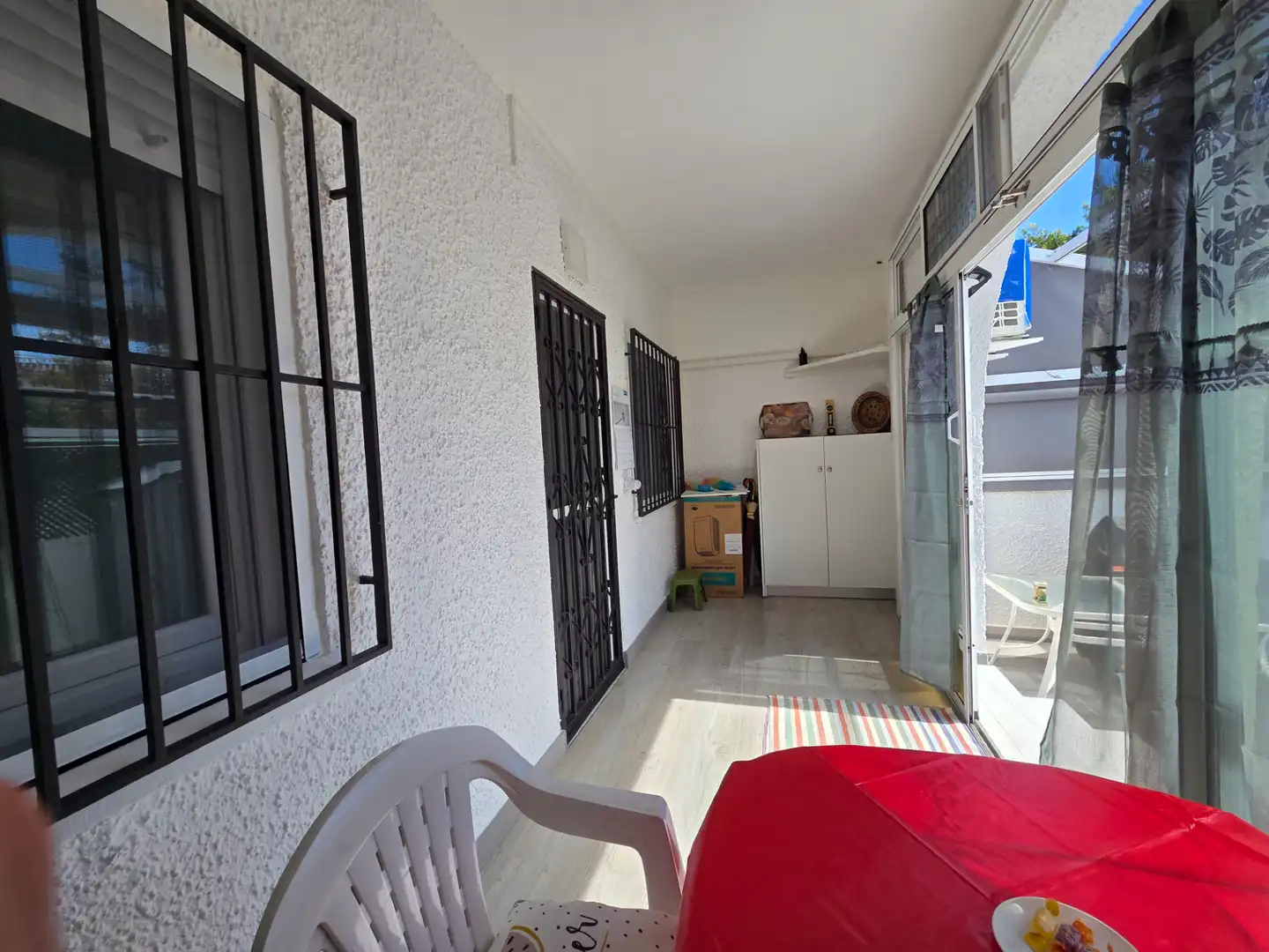 Terrasse von Einfamilien-Reihenhaus zum Verkauf in Torrevieja mit Klimaanlage, Terrasse und Abstellraum
