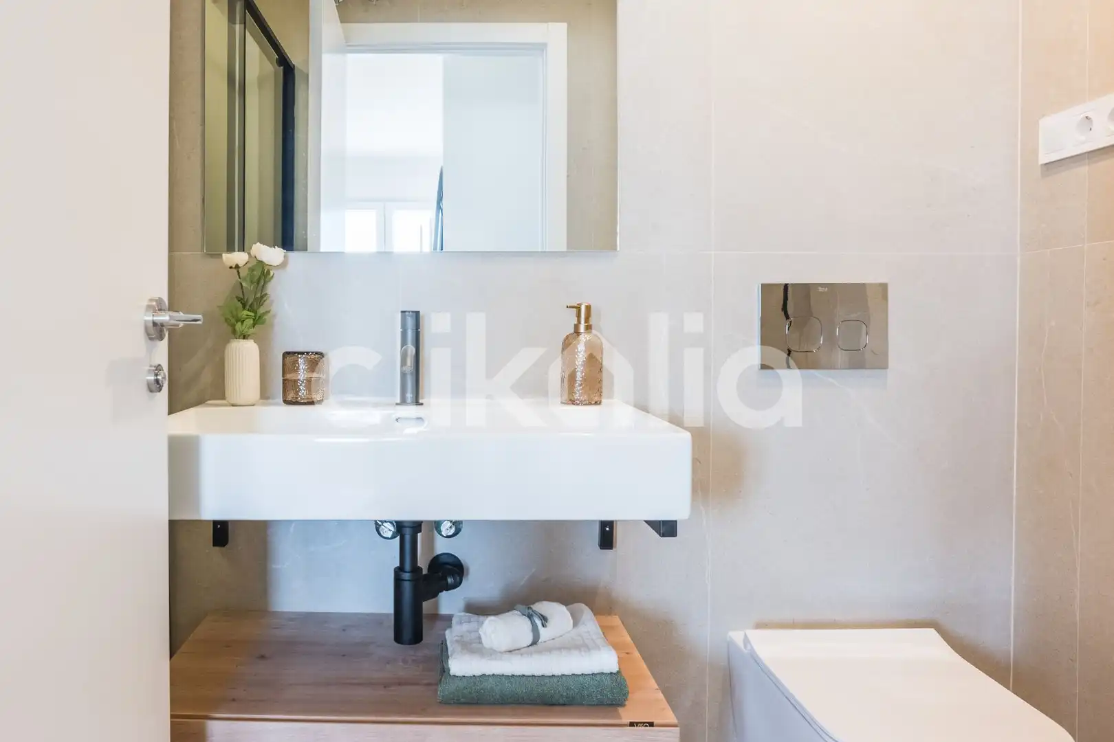 Baño de Piso en venta en Sevilla con Aire acondicionado