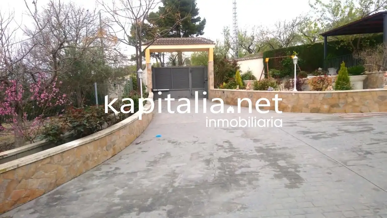 Houses for sale in Benillup  with Air Conditioner, Private garden and Community pool