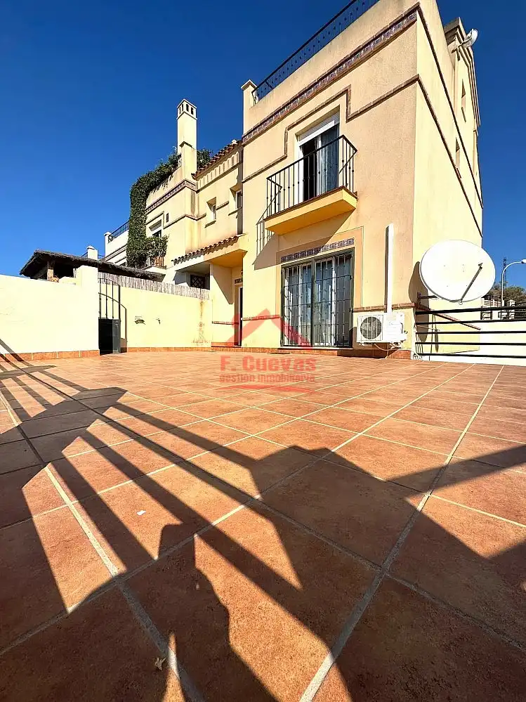 Exterior view of Houses for sale in Chilches