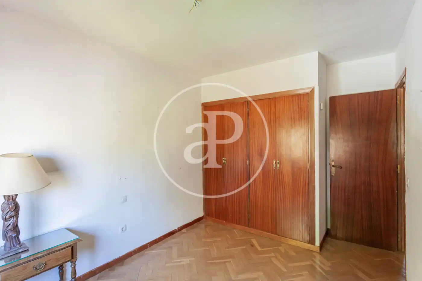 Dormitori de Casa adosada en venda en Madrid amb Calefacció, Jardí privat i Piscina