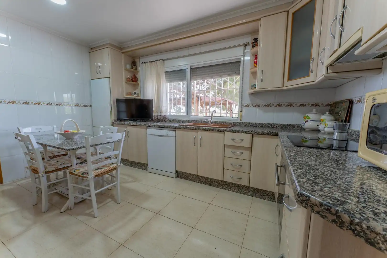 Cocina de Casa o chalet en venta en Elche / Elx con Aire acondicionado, Jardín privado y Piscina