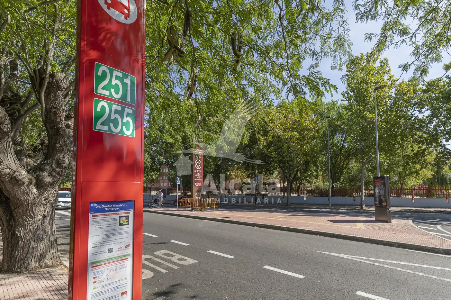 Parking de Piso en venta en Alcalá de Henares con Calefacción, Parquet y Terraza