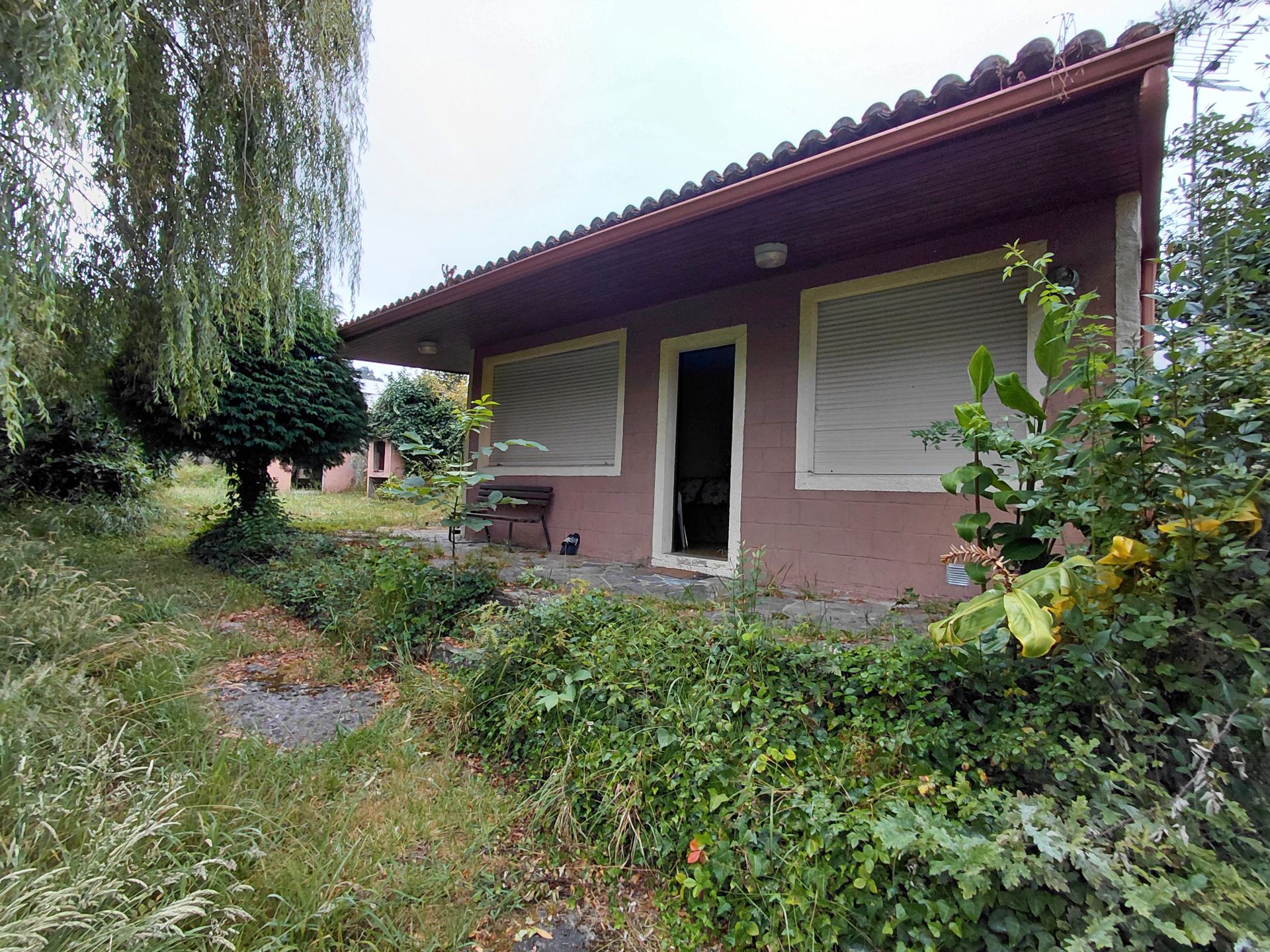 Jardí de Casa o xalet en venda en Oleiros amb Jardí privat, Terrassa i Moblat