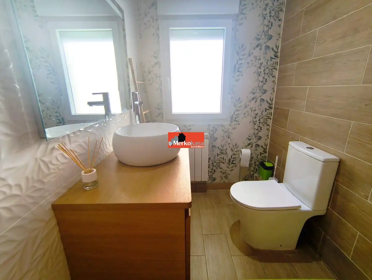 Baño de Piso en venta en Lugo con Calefacción, Trastero y Amueblado