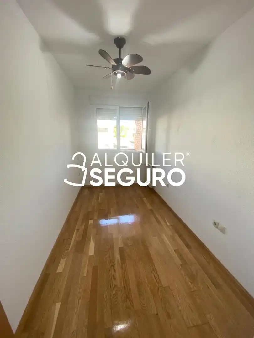 Schlafzimmer von Wohnung zur Miete in Guadalajara mit Klimaanlage, Heizung und Schwimmbad