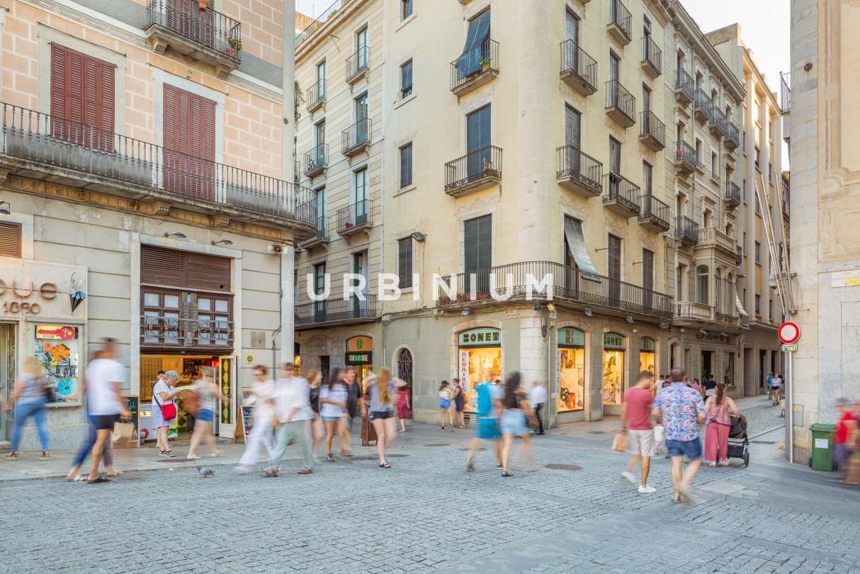 Exterior view of Building for sale in Girona Capital