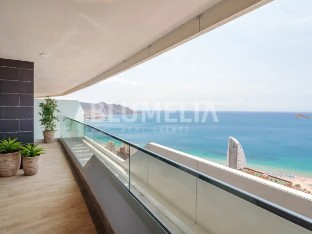 Appartement compact avec piscine à vendre à Playa de Poniente