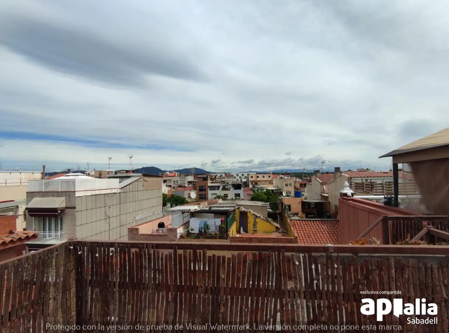 Vista exterior de Casa o xalet en venda en Sabadell amb Calefacció, Terrassa i Balcó