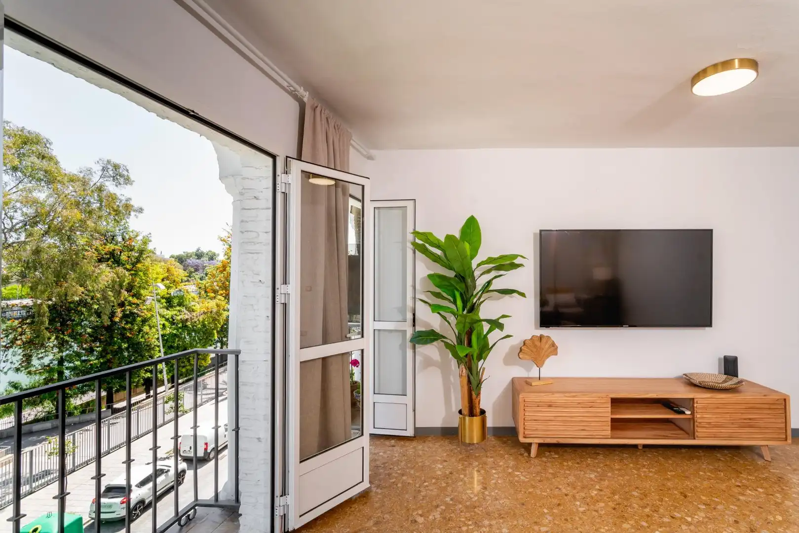 Piso con terraza en alquiler en Calle Betis
