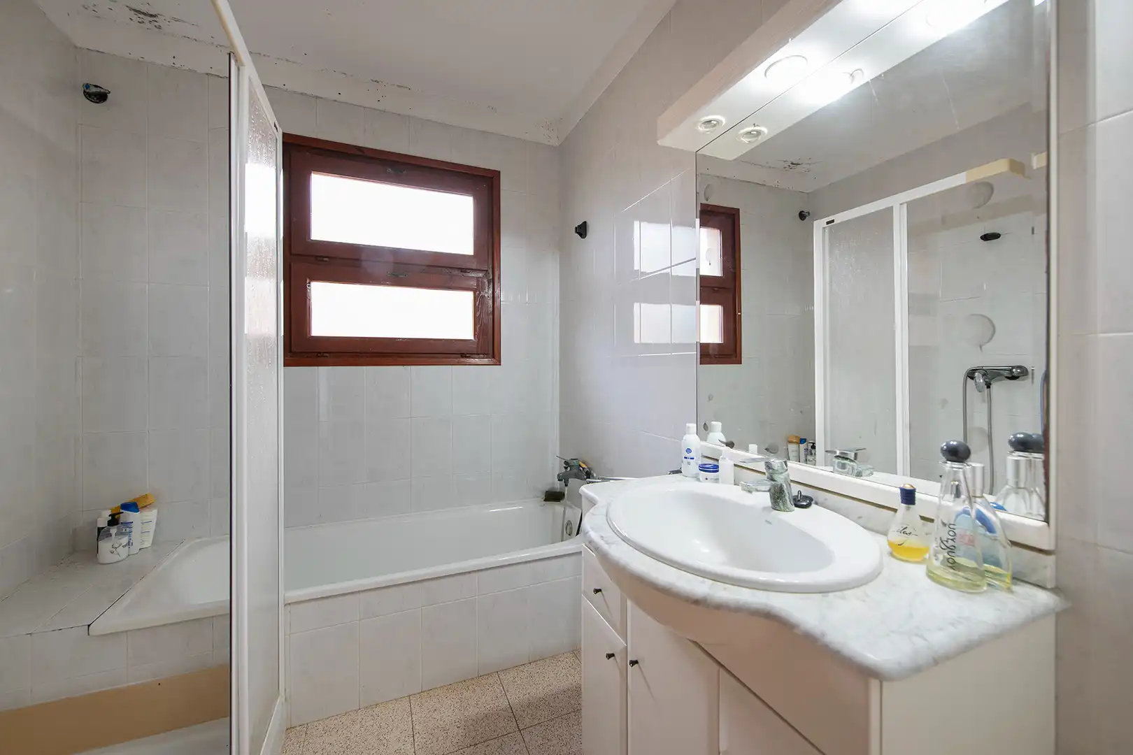 Bathroom of Houses for sale in Maià de Montcal  with Heating, Terrace and Storage room