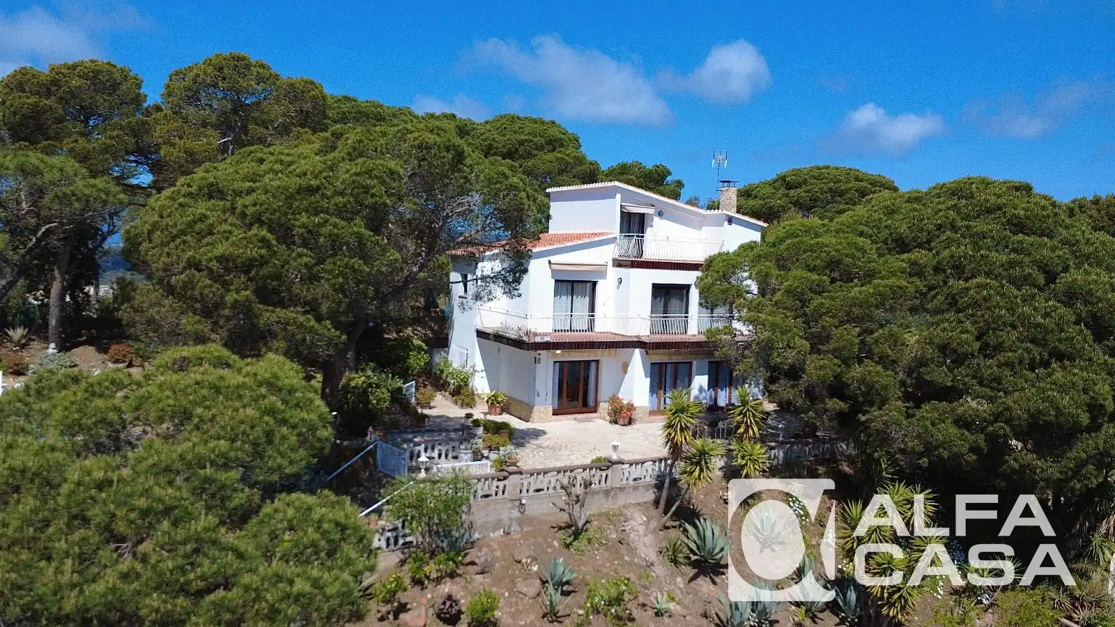 Vista exterior de Casa o xalet en venda en Blanes amb Calefacció, Terrassa i Traster