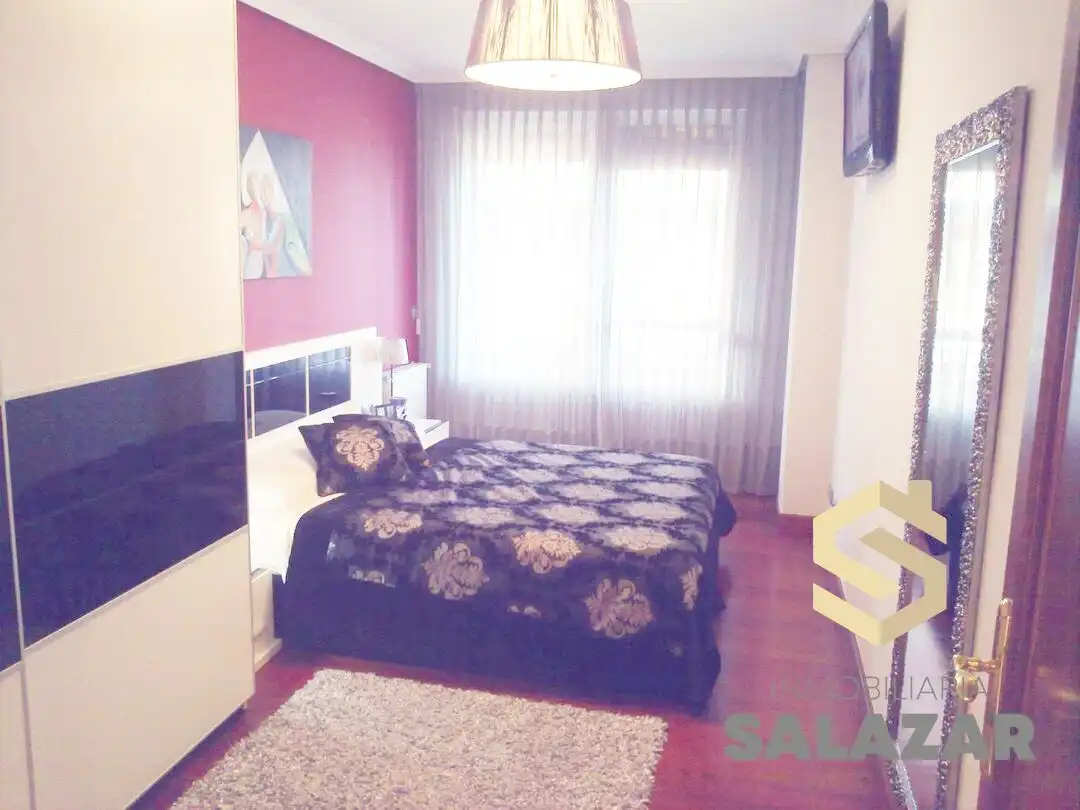 Bedroom of Flat for rent in Santurtzi   with Heating and Terrace