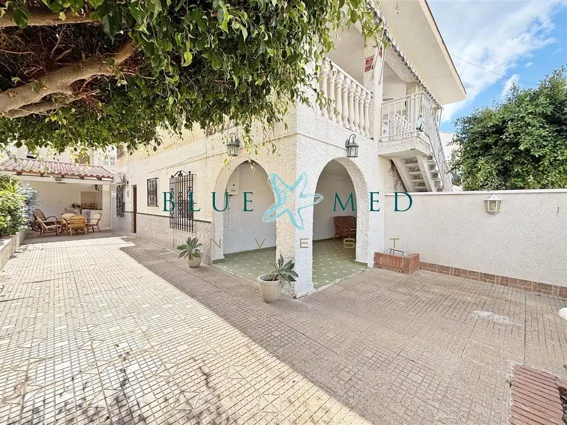 Flat with garden for sale in Calle Calle Mar Tirreno-Ordenación Bahía