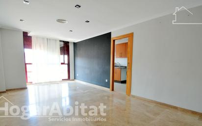 Sala d'estar de Pis en venda en Alzira amb Aire condicionat