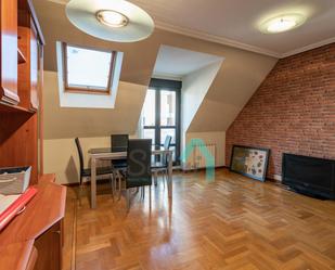 Living room of Flat to rent in Oviedo   with Heating, Parquet flooring and Terrace