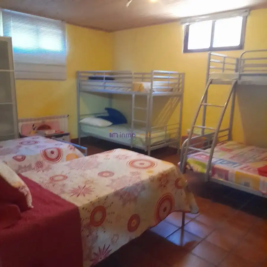 Dormitori de Casa o xalet en venda en Valdepeñas amb Calefacció, Piscina i Jacuzzi