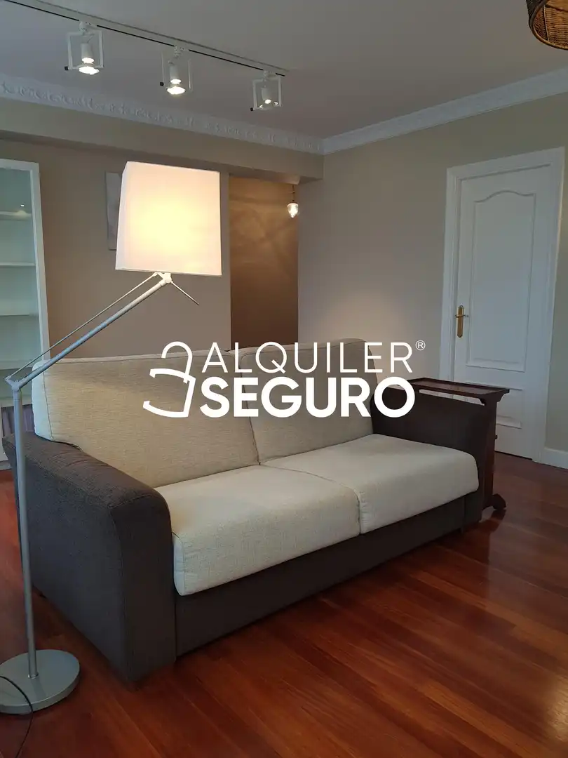 Wohnzimmer von Wohnung zur Miete in Bilbao  mit Heizung, Terrasse und Möbliert