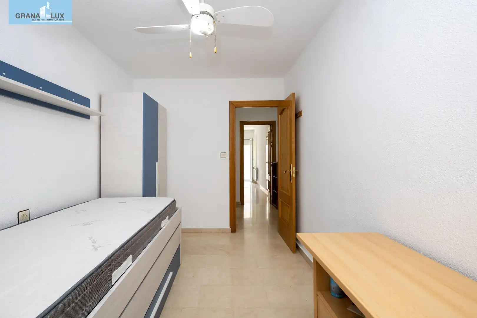 Habitación de Piso en venta en Granada con Calefacción
