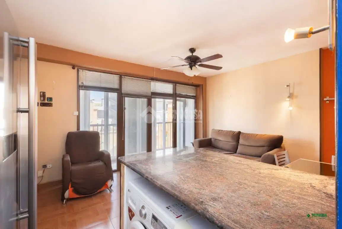 Vista exterior de Piso en venta en Almería con Terraza