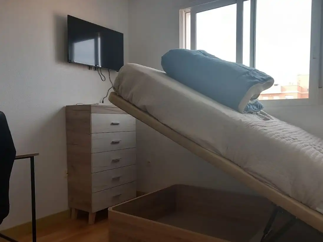 Bedroom of Flat for share in Monforte del Cid, Alicante
