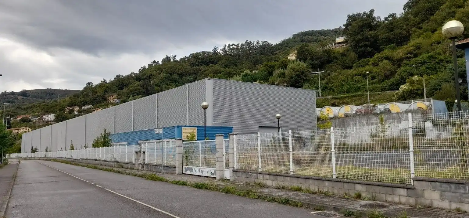Nau industrial en venda a Cuadriella,La, 401, Zona Rural