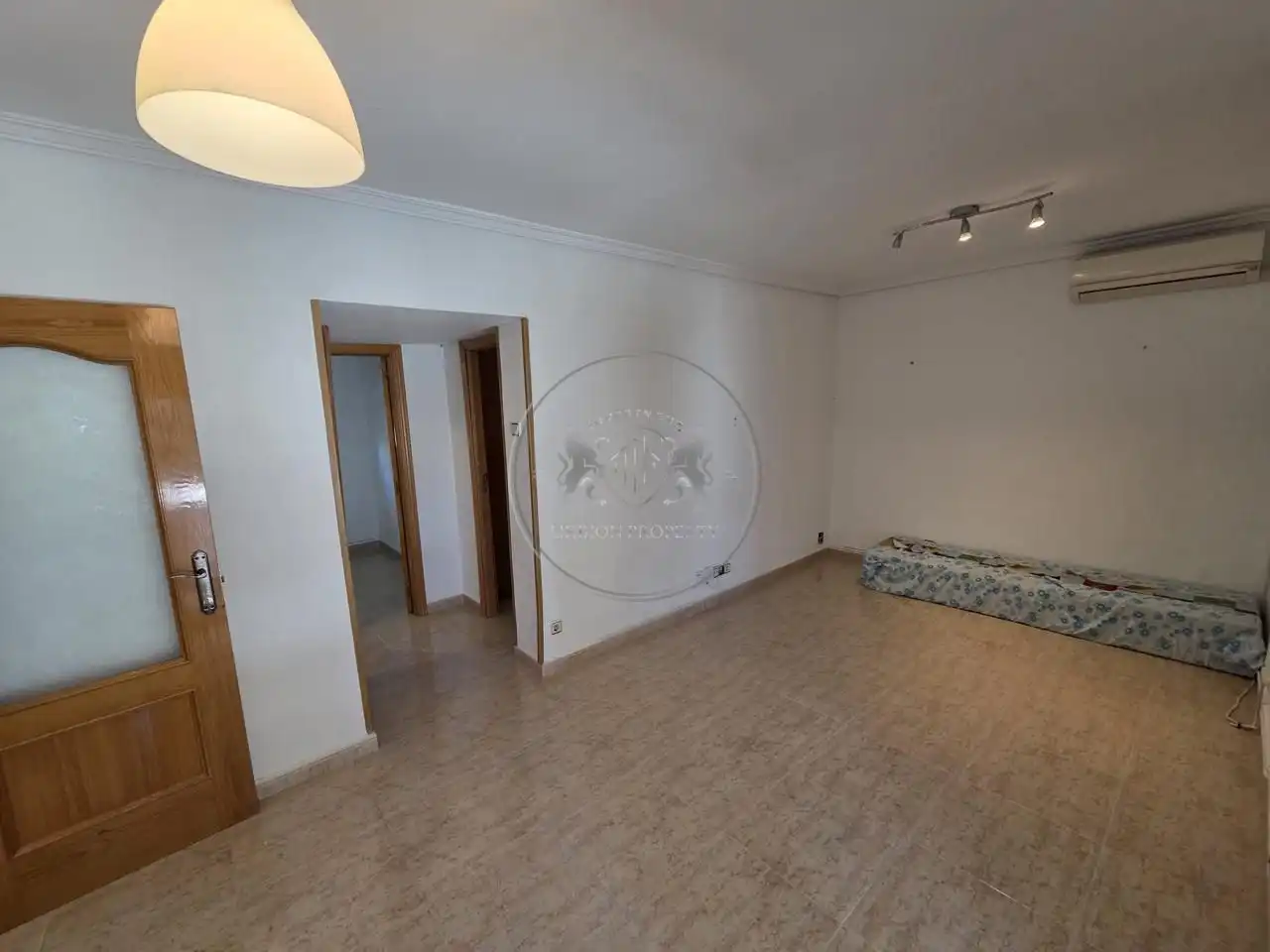 Living room of Flat for sale in Madrid  with Air Conditioner and Terrace