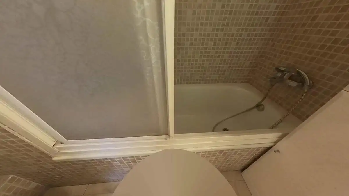 Bany de Apartament en venda en Sabadell amb Balcó