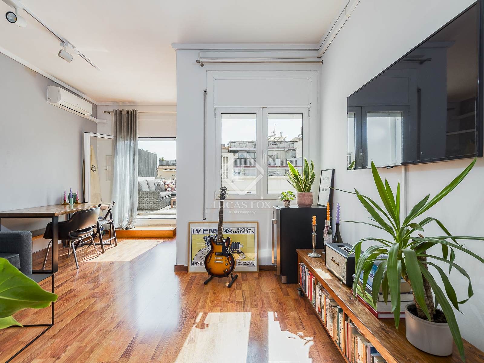Sala d'estar de Àtic en venda en  Barcelona Capital amb Aire condicionat, Terrassa i Moblat