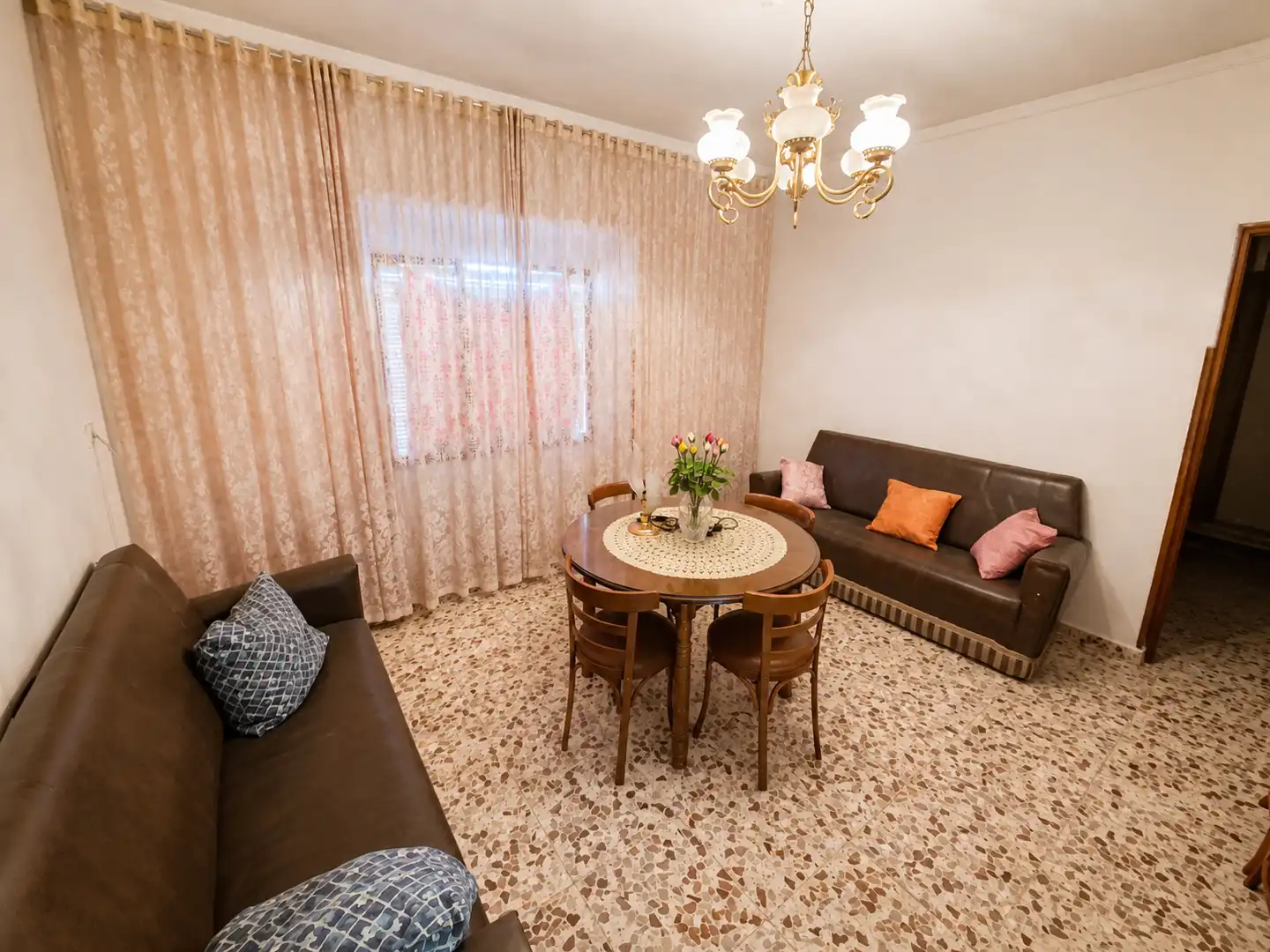 Sala de estar de Casa adosada en venta en Carrión de Calatrava con Calefacción, Terraza y Trastero