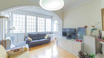 Living room of Flat for sale in  Barcelona Capital  with Air Conditioner, Heating and Parquet flooring