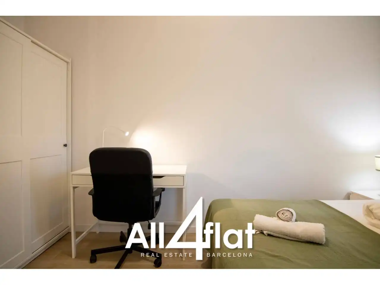 Bedroom of Flat for rent in Barcelona  with Furnished and Alarm