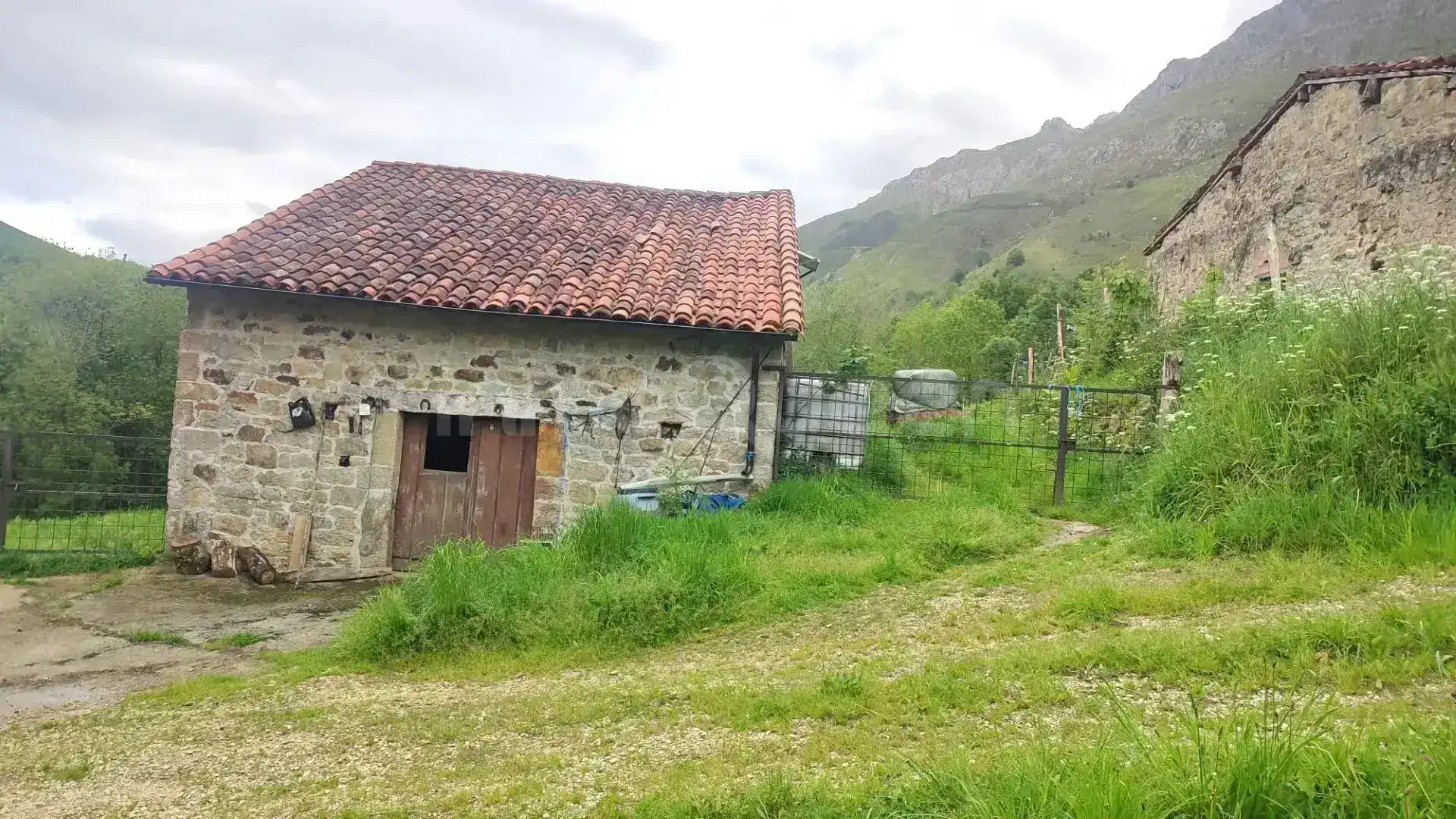 Country house zum Verkauf in Cabrales mit Privatgarten